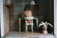 man in broedkamer man in broedkamer