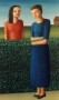Kunstwerk twee vrouwen bij heg