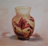 realistisch stilleven: Glazen vaas in art decostijl    realistisch stilleven: Glazen vaas in art decostijl