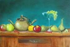 klassiek stilleven: koper en fruit op tafel klassiek stilleven: koper en fruit op tafel