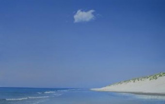 (149)strand van Zeeland met wolk (149)strand van Zeeland met wolk