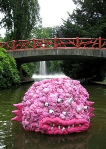 drijvend monster drijvend monster