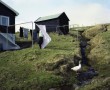 Faroer Eilanden 8  was ophangen Kunstwerk Faroer Eilanden 8  was ophangen