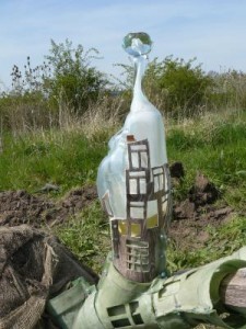 Uit de klei getrokken Uit de klei getrokken