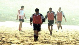 Voetbal op het strand