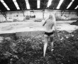 rennende naakte vrouw Kunstwerk rennende naakte vrouw