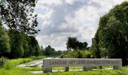 Languit het land