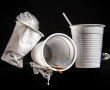 modern times plastic bekertjes 2 Kunstwerk modern times plastic bekertjes 2