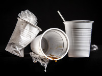 modern times plastic bekertjes 2 modern times plastic bekertjes 2