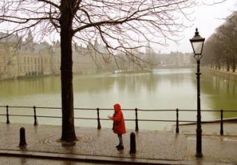 Het rode meisje hofvijver Den Haag Het rode meisje hofvijver Den Haag