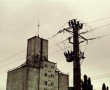 fabriek met lantaarnpaal Kunstwerk fabriek met lantaarnpaal